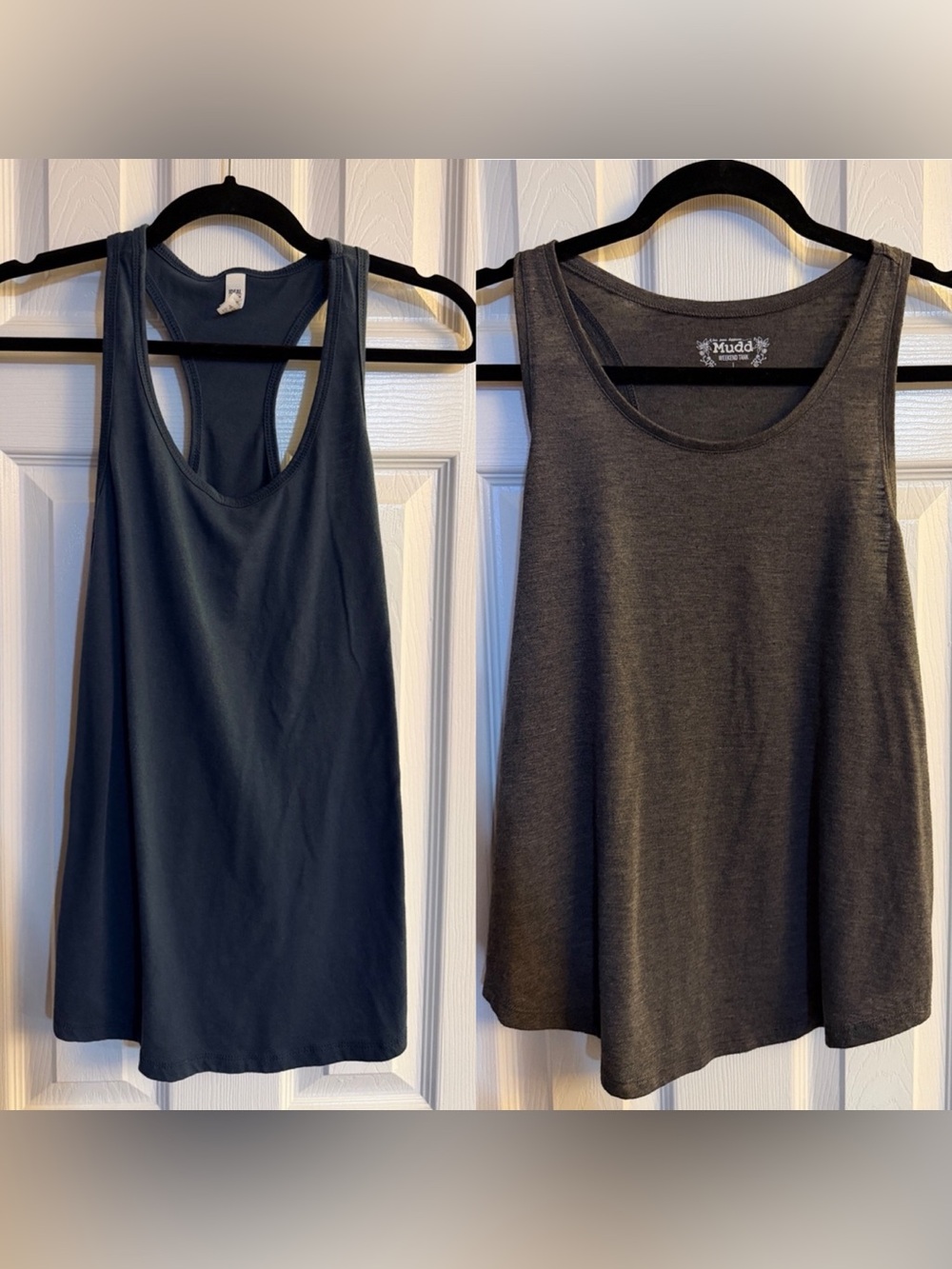 Womenās Large Tank Top Bundle Mudd Gray Swing Next Level Navy Racerback 2pc